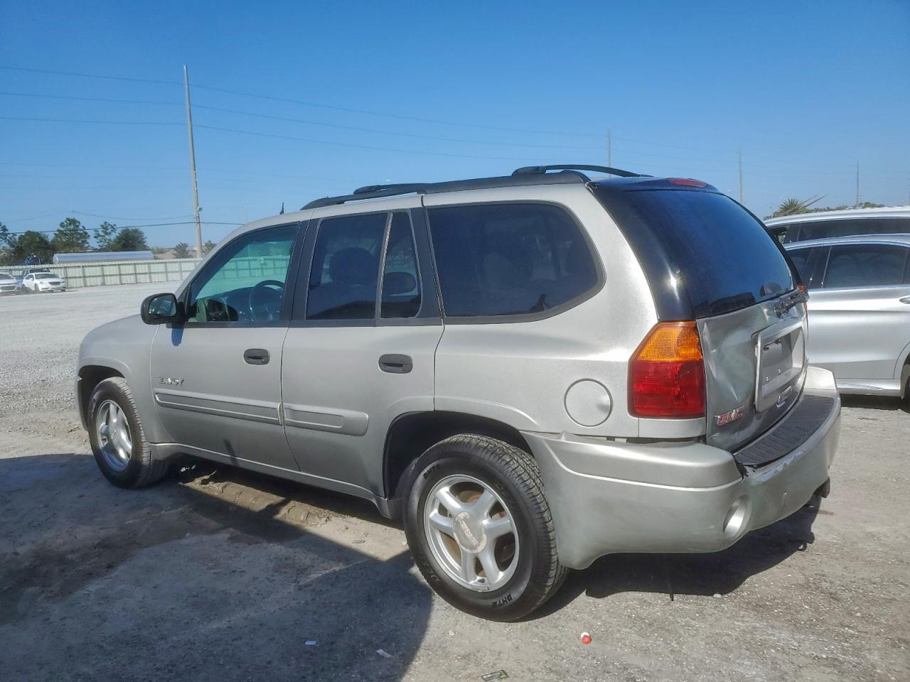 2005 GMC ENVOY photo 3