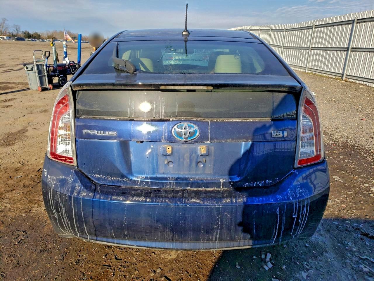 2014 TOYOTA PRIUS photo 6