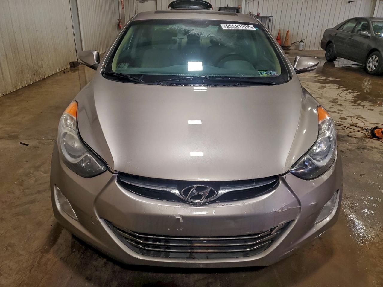 2013 HYUNDAI ELANTRA GLS photo 9
