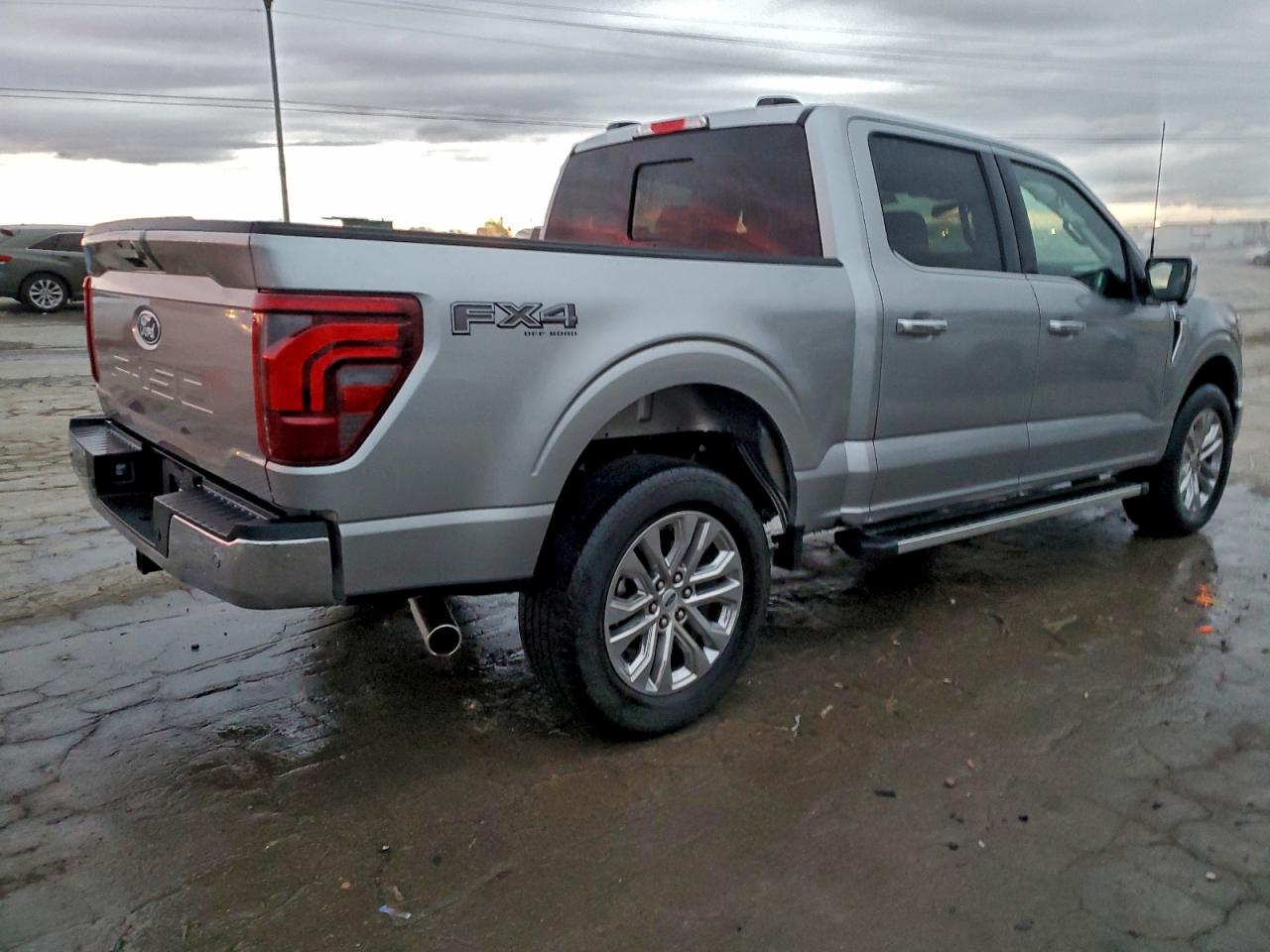 2024 FORD F150 LARIAT photo 3