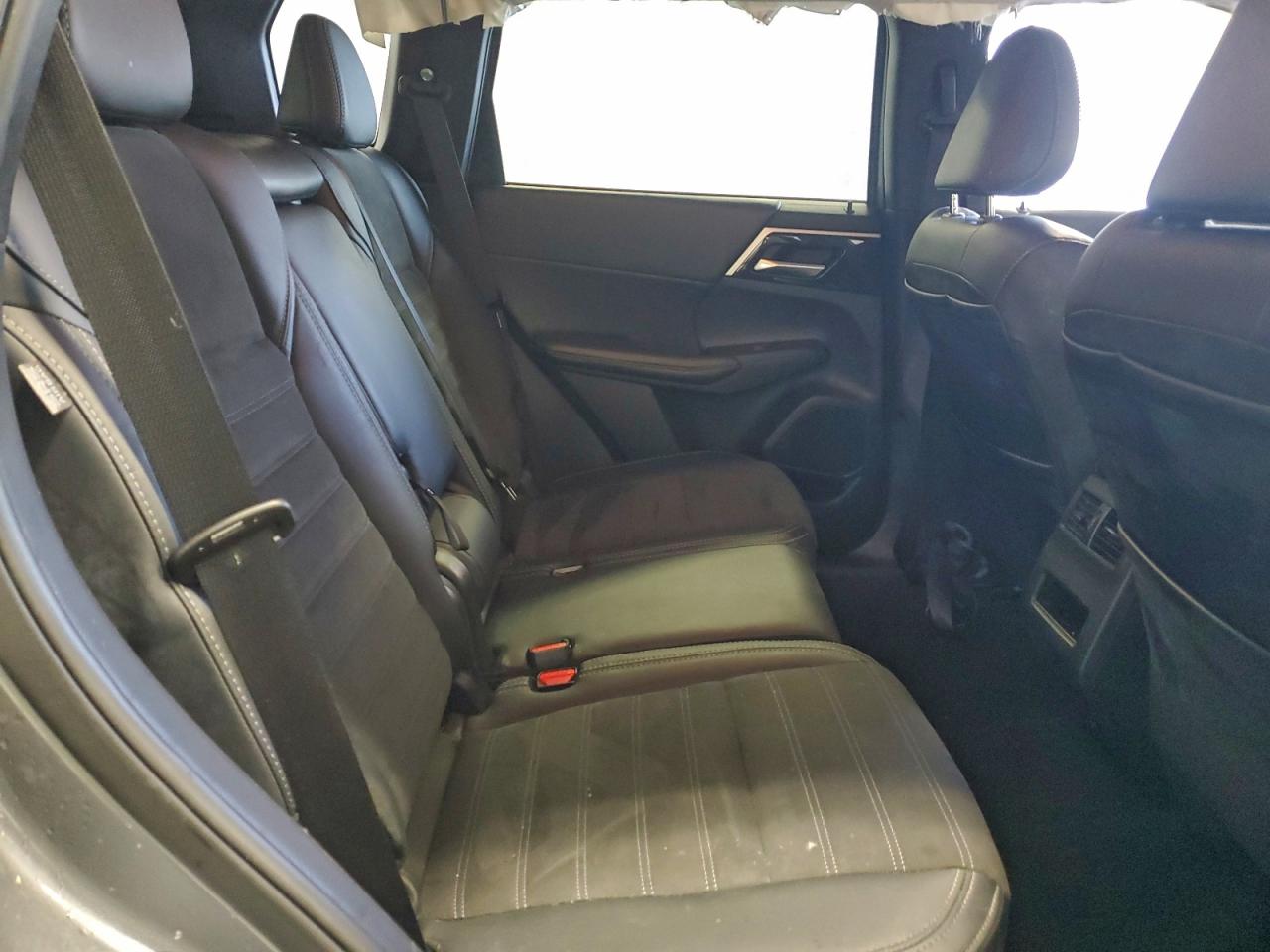 2024 MITSUBISHI OUTLANDER SE photo 11
