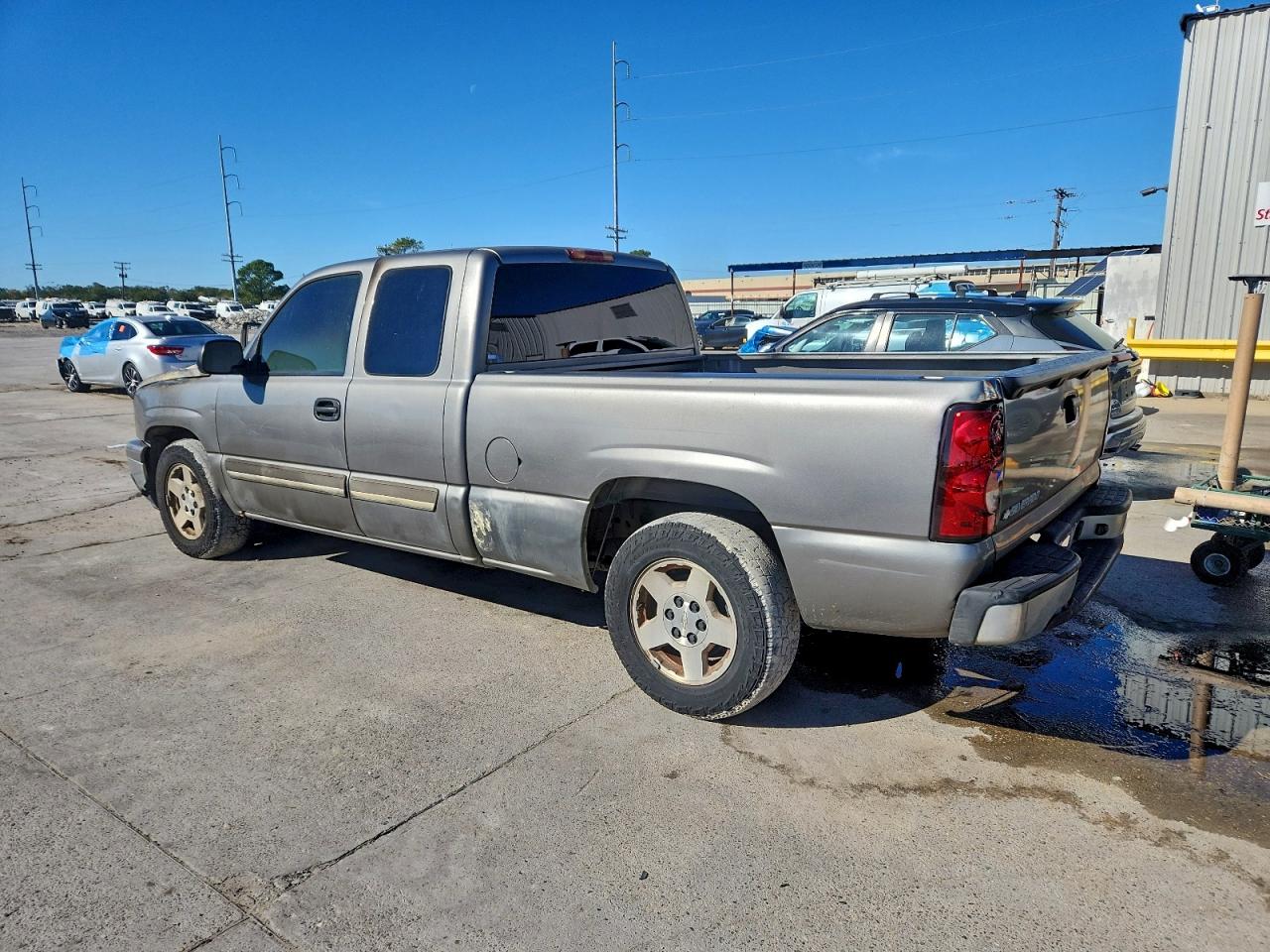2006 CHEVROLET SILVERADO C1500 photo 2