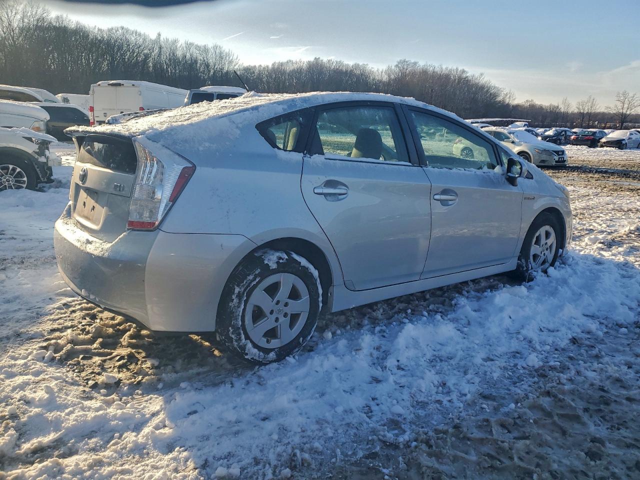 2010 TOYOTA PRIUS photo 3