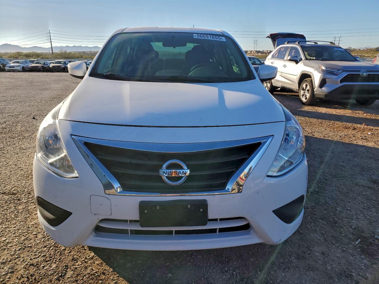 2018 NISSAN VERSA S photo 5