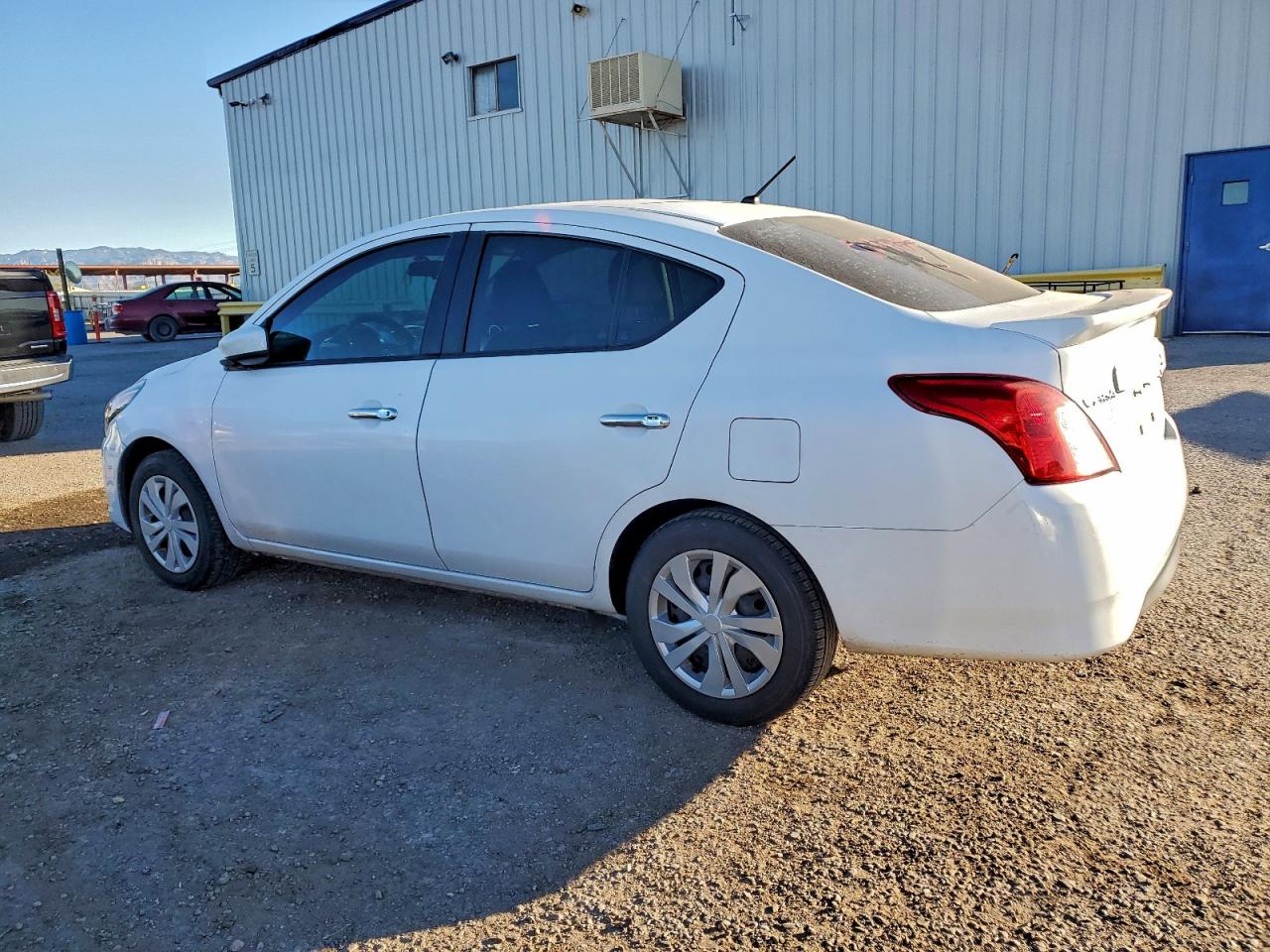 2018 NISSAN VERSA S photo 2