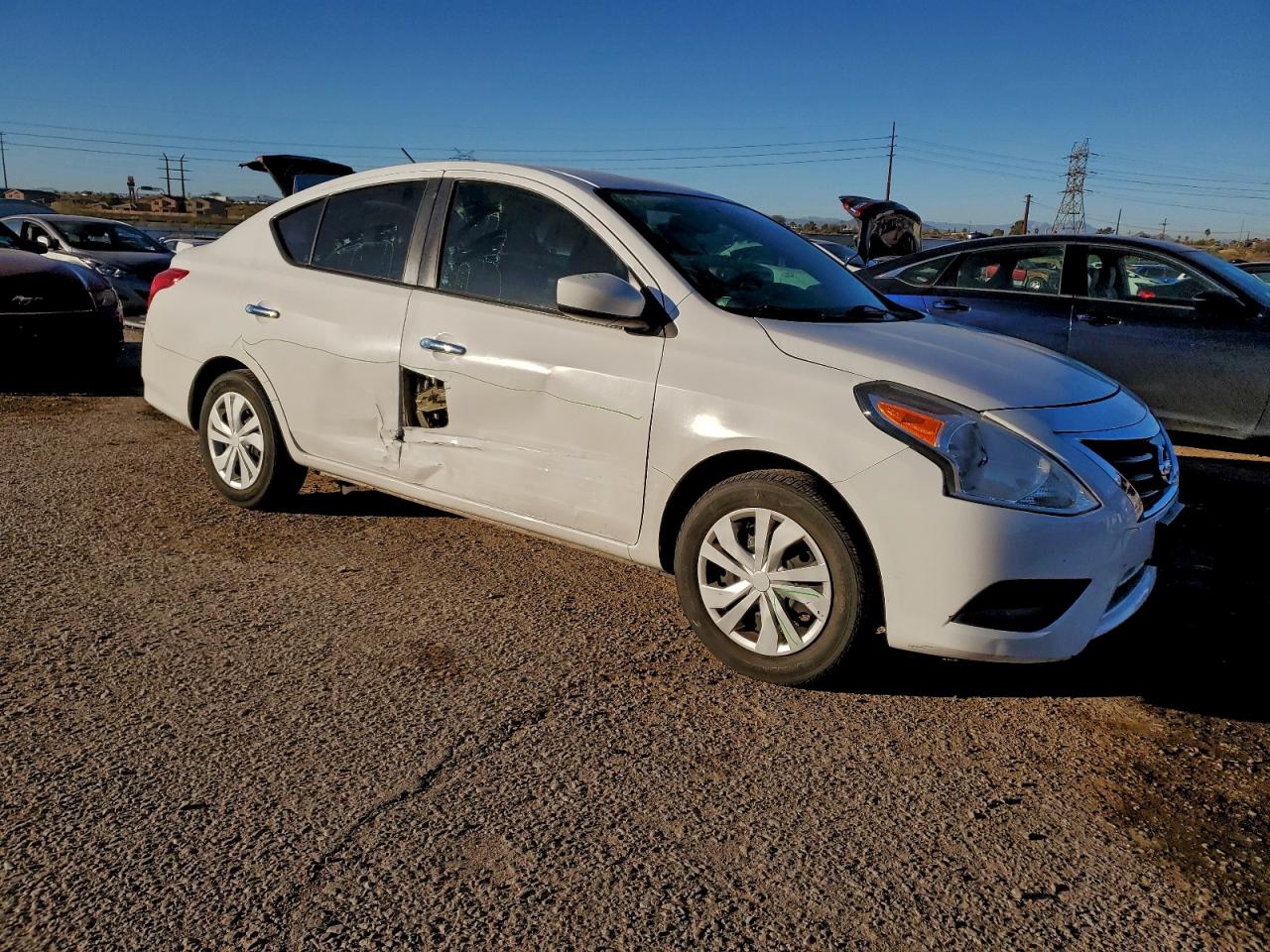 2018 NISSAN VERSA S photo 4