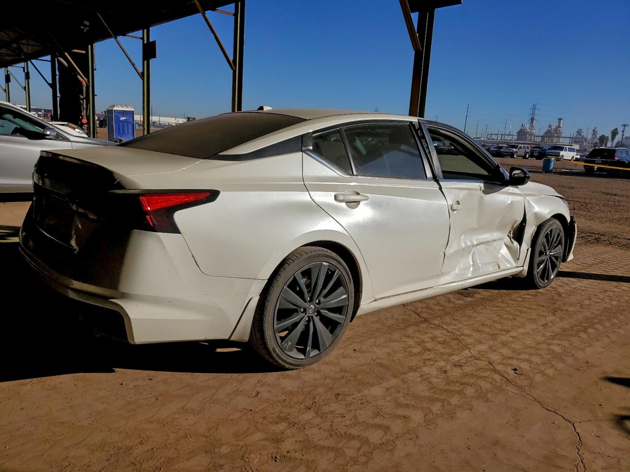 2019 NISSAN ALTIMA SR photo 3