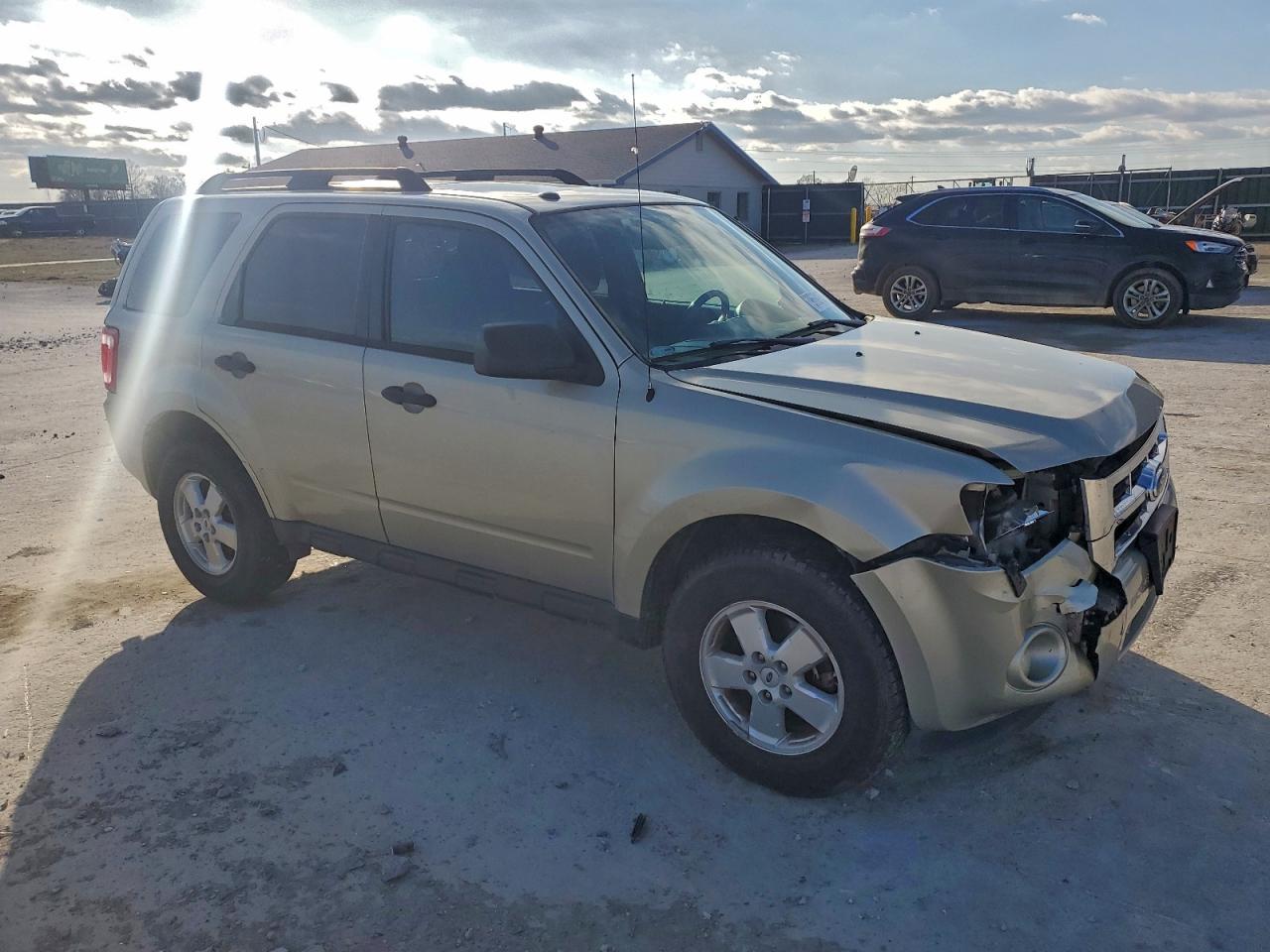 2012 FORD ESCAPE XLT photo 4