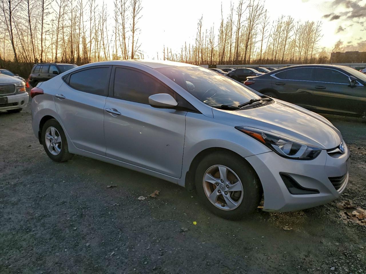 2015 HYUNDAI ELANTRA SE photo 4