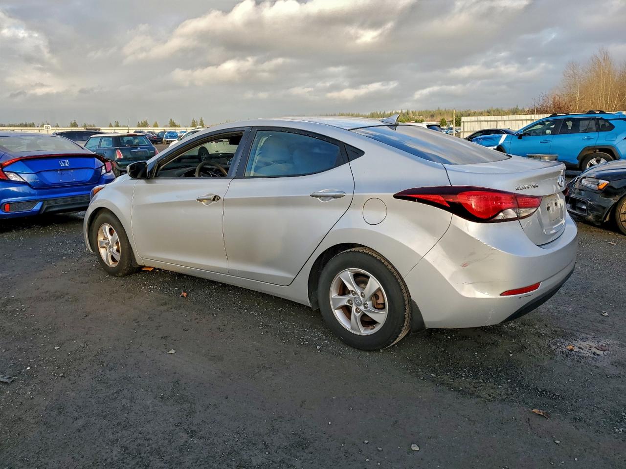 2015 HYUNDAI ELANTRA SE photo 2