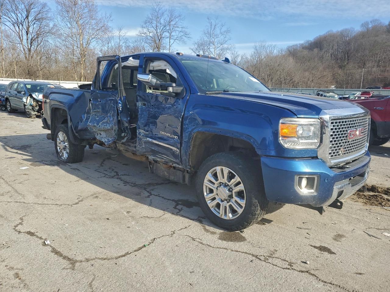 2015 GMC SIERRA K2500 DENALI photo 4