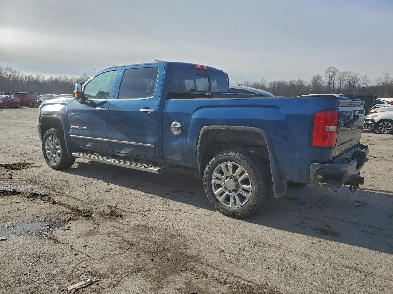 2015 GMC SIERRA K2500 DENALI photo 2