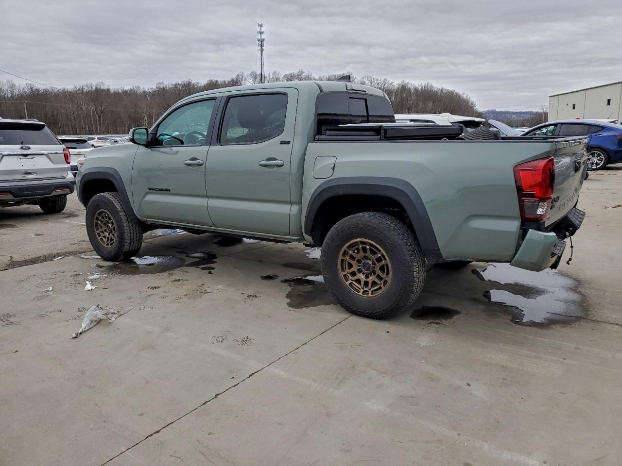 2022 TOYOTA TACOMA DOUBLE CAB photo 2