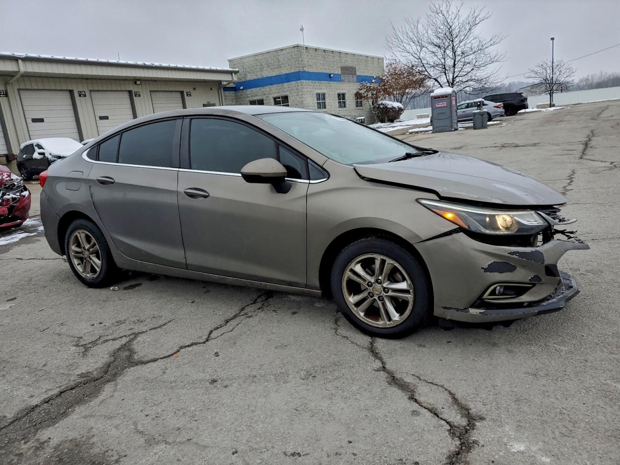 2017 CHEVROLET CRUZE LT photo 4