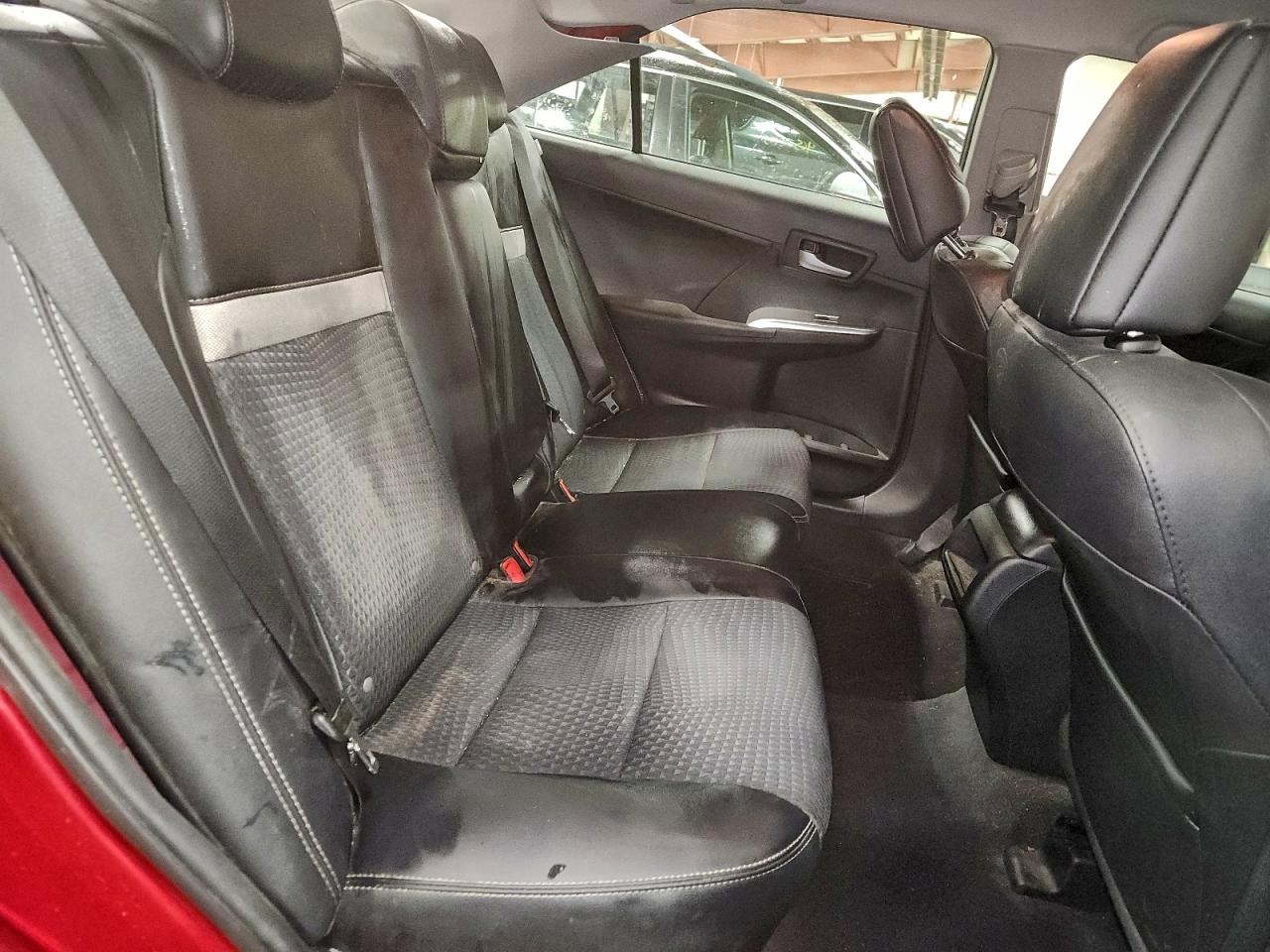 2013 TOYOTA CAMRY L photo 10