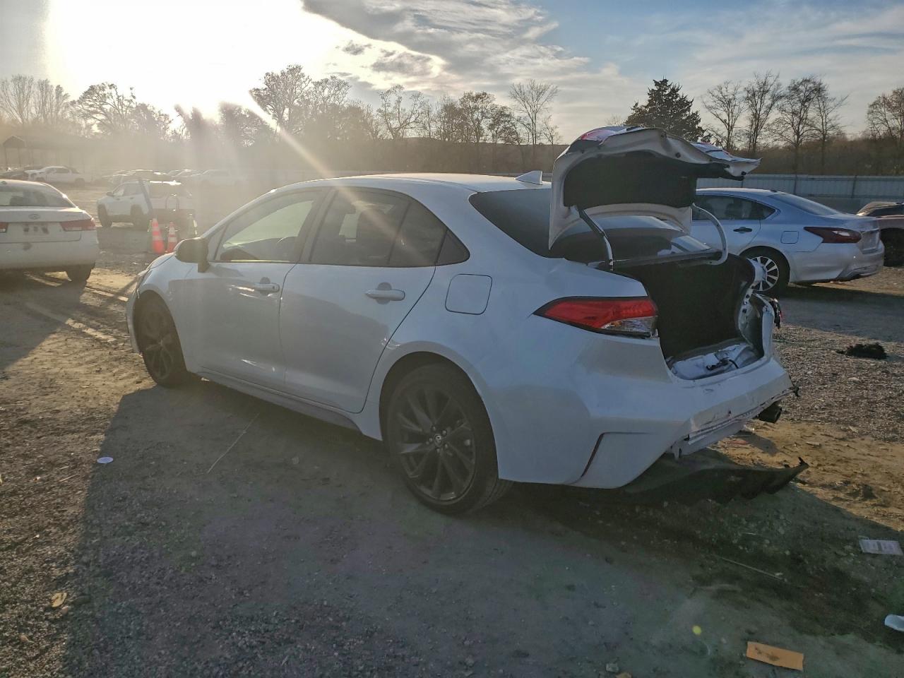 2023 TOYOTA COROLLA SE photo 2
