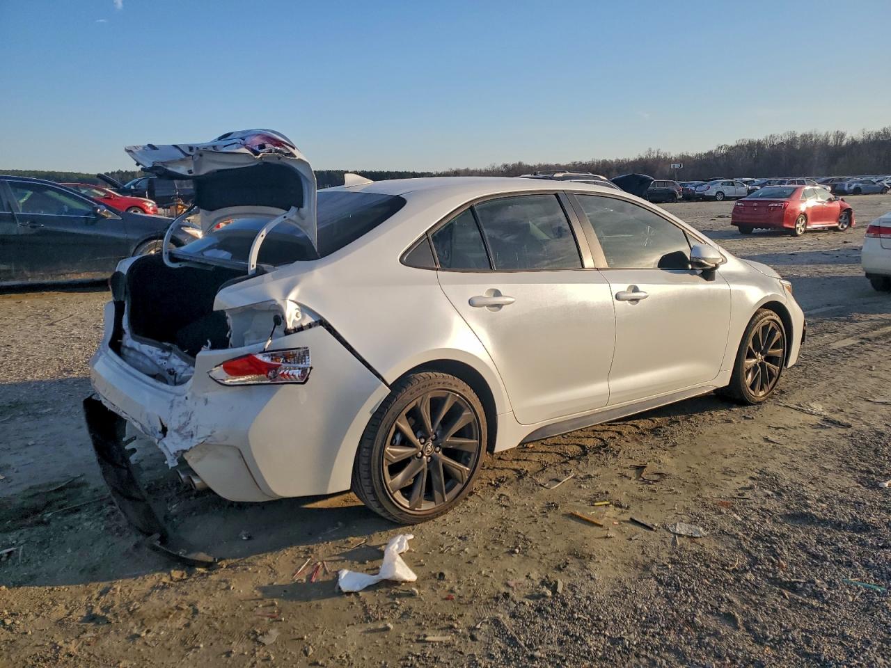 2023 TOYOTA COROLLA SE photo 3