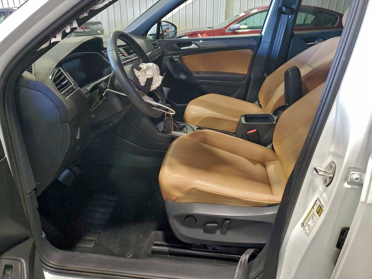 2024 VOLKSWAGEN TIGUAN SE photo 7
