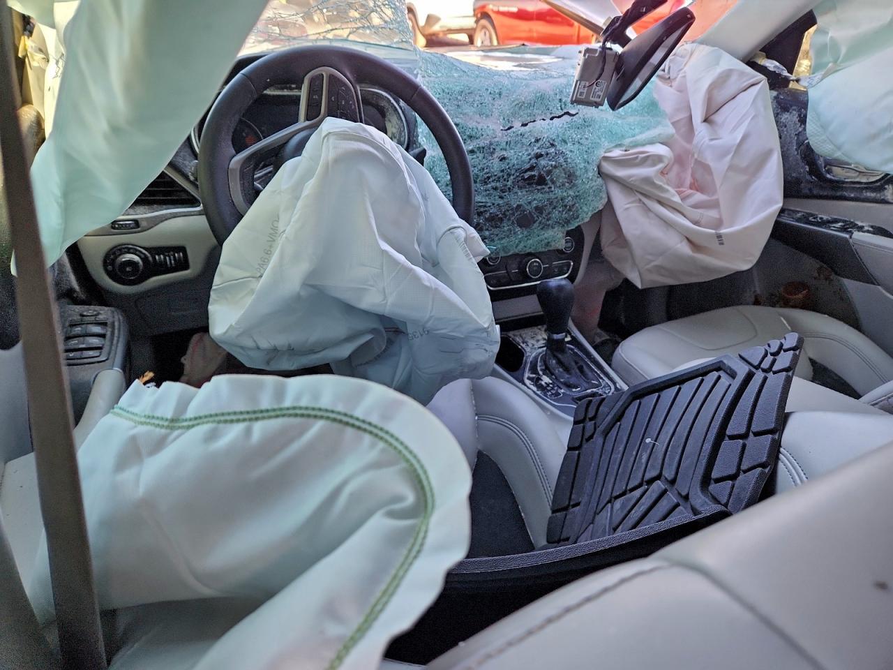 2021 JEEP CHEROKEE LATITUDE PLUS photo 8