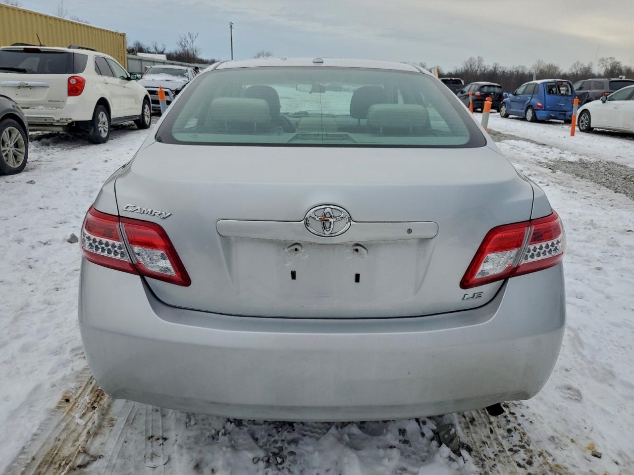 2011 TOYOTA CAMRY BASE photo 6