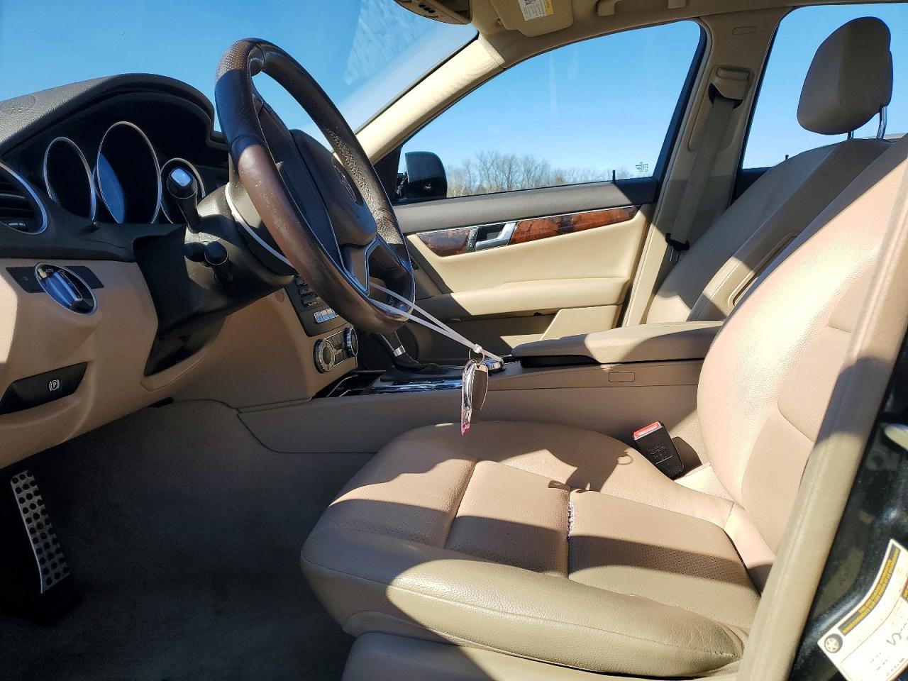 2013 MERCEDES-BENZ C 250 photo 7