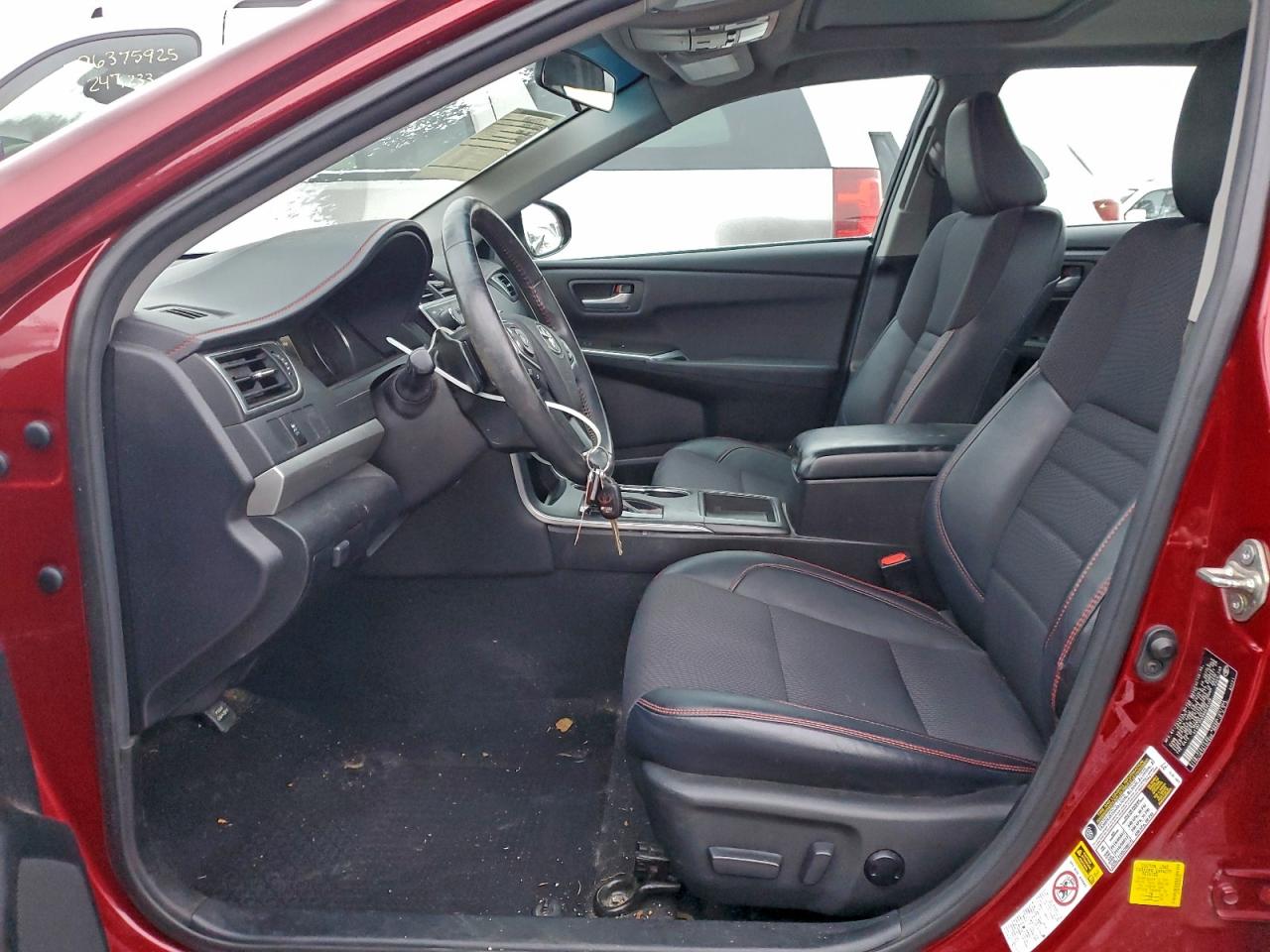2017 TOYOTA CAMRY LE photo 7