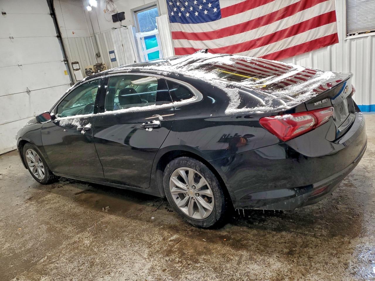 2022 CHEVROLET MALIBU LT photo 2