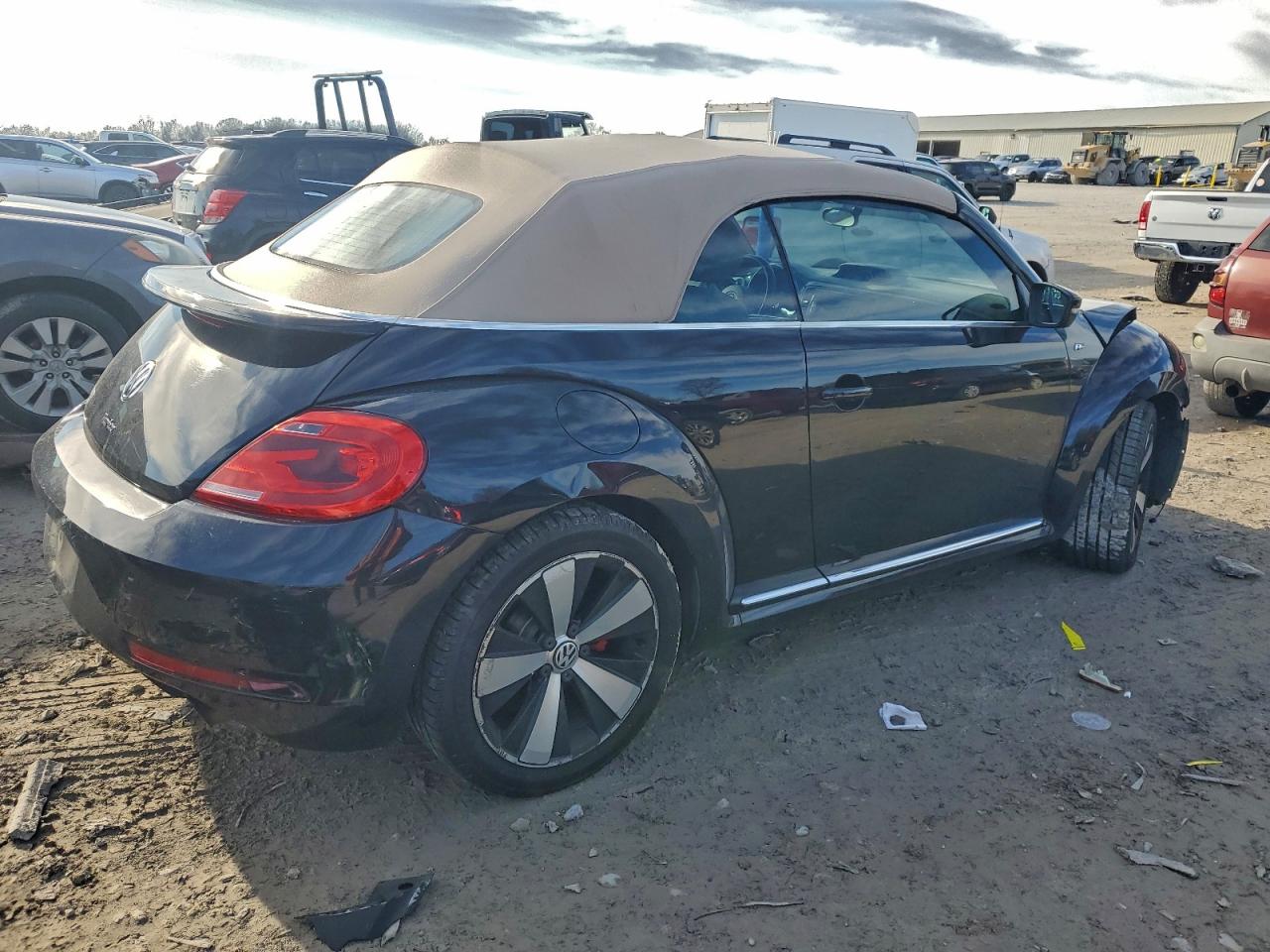 2015 VOLKSWAGEN BEETLE R-LINE photo 5