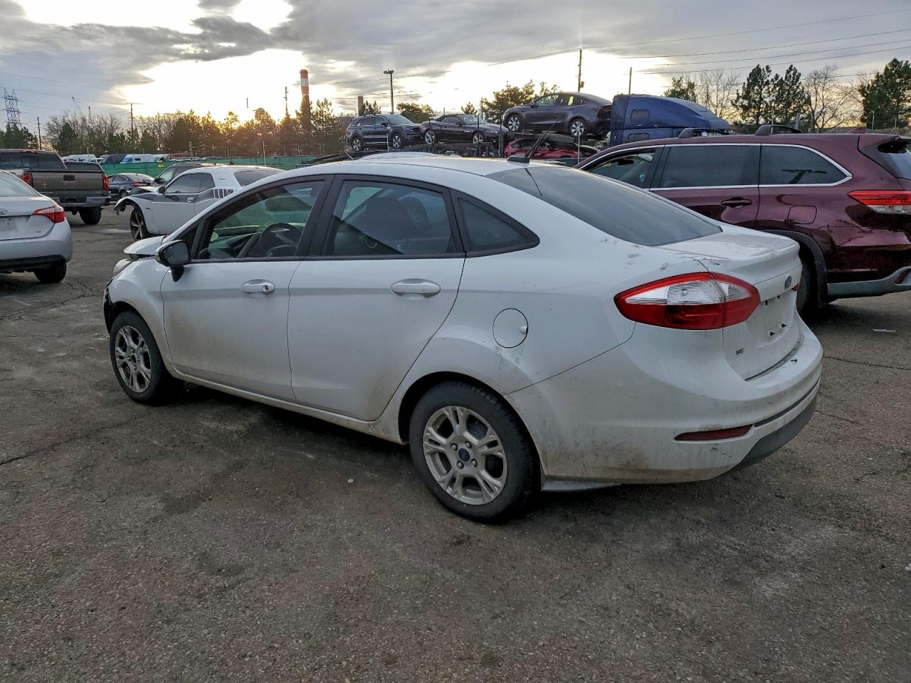 2015 FORD FIESTA SE photo 2