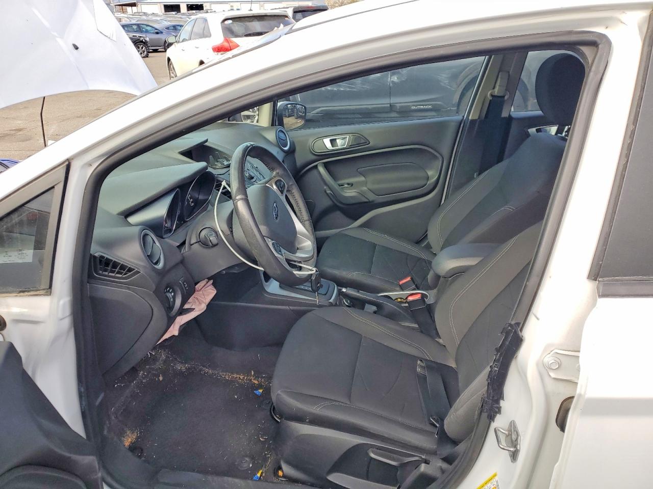 2015 FORD FIESTA SE photo 7