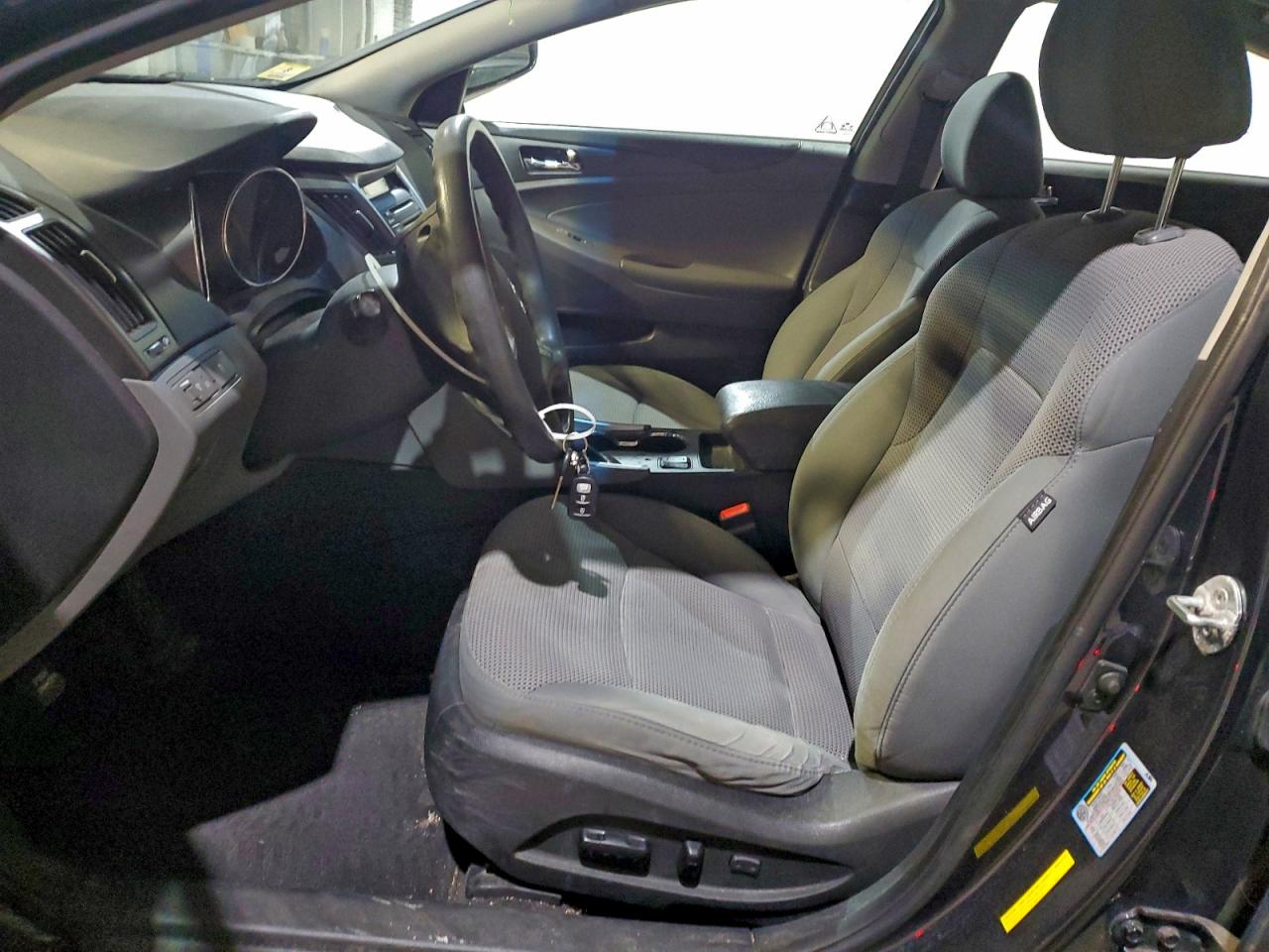 2014 HYUNDAI SONATA GLS photo 7