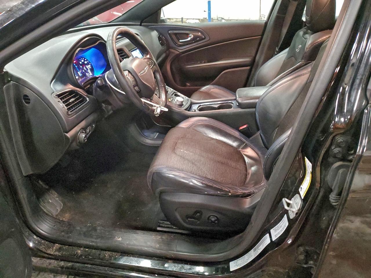 2015 CHRYSLER 200 S photo 7