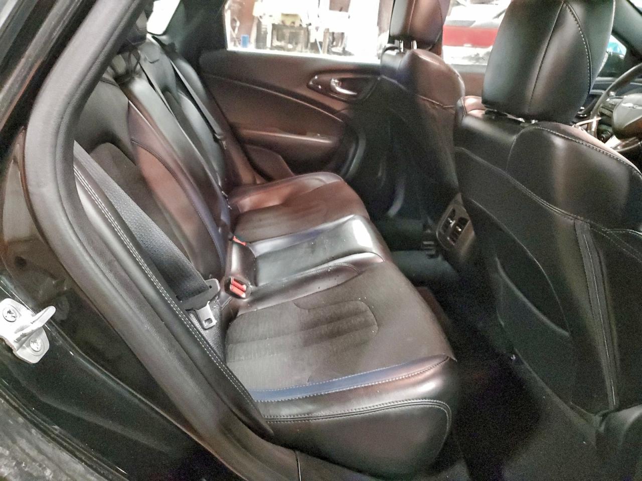 2015 CHRYSLER 200 S photo 10