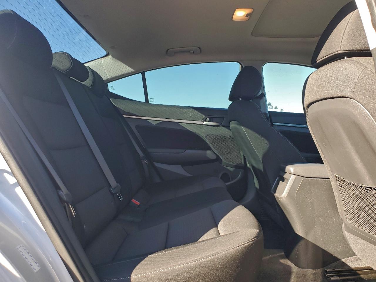 2018 HYUNDAI ELANTRA SEL photo 10