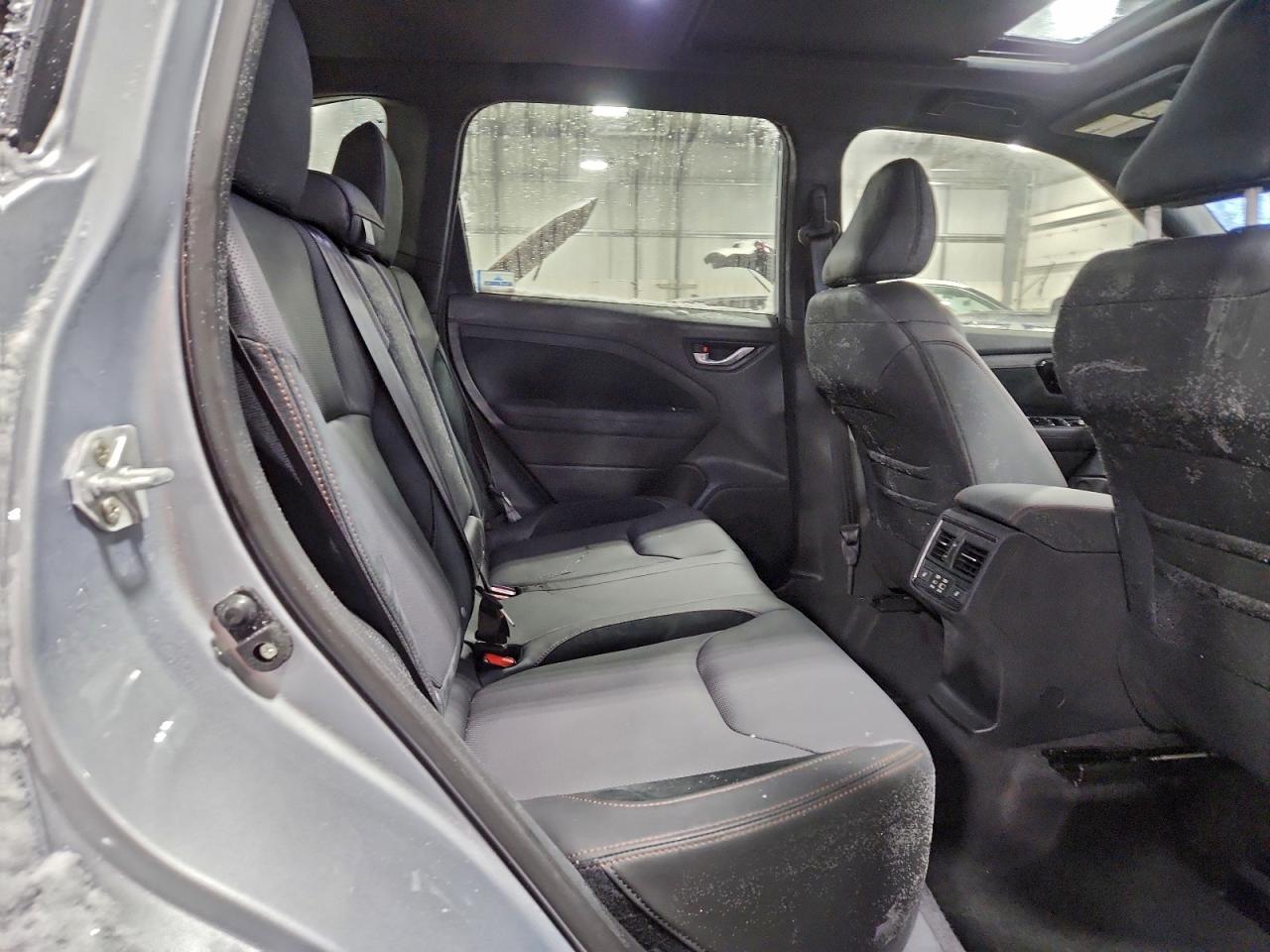 2025 SUBARU FORESTER TOURING photo 11