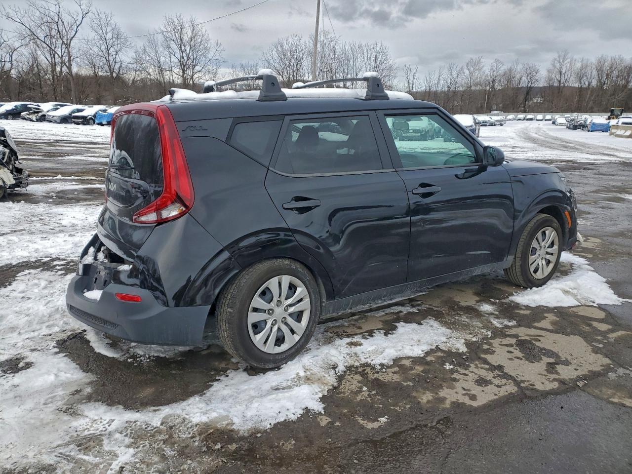 2022 KIA SOUL LX photo 3