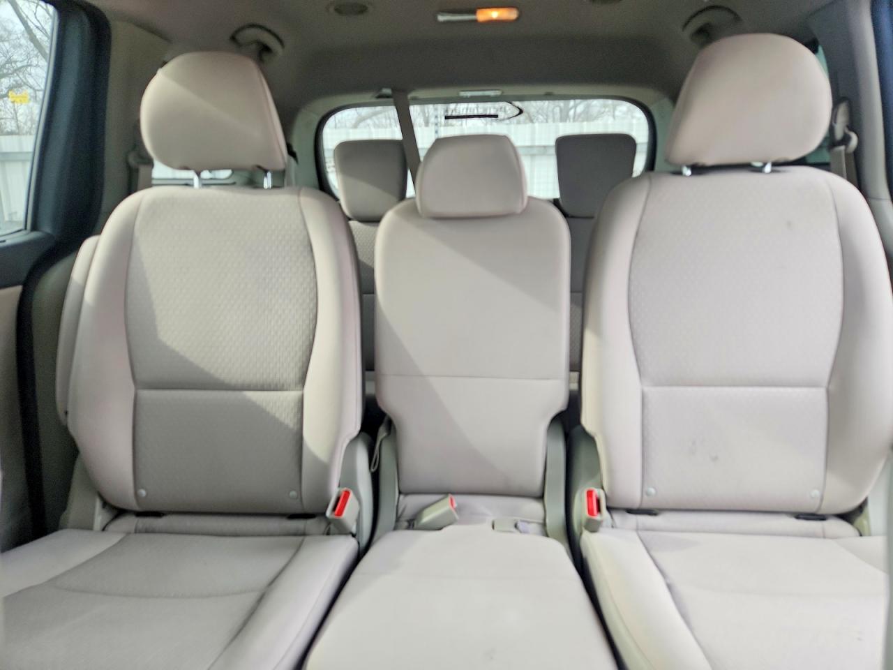 2016 KIA SEDONA LX photo 19