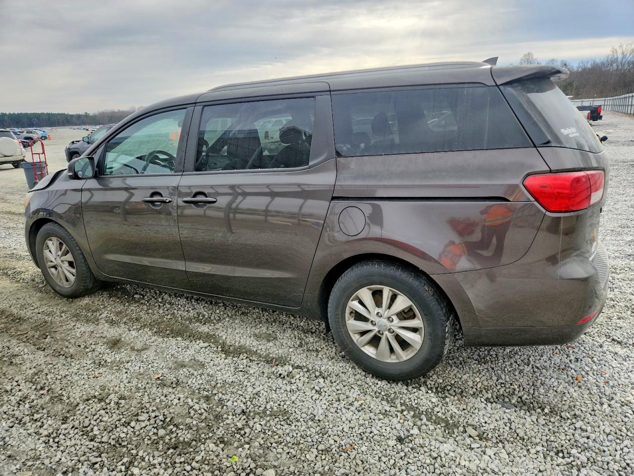 2016 KIA SEDONA LX photo 3