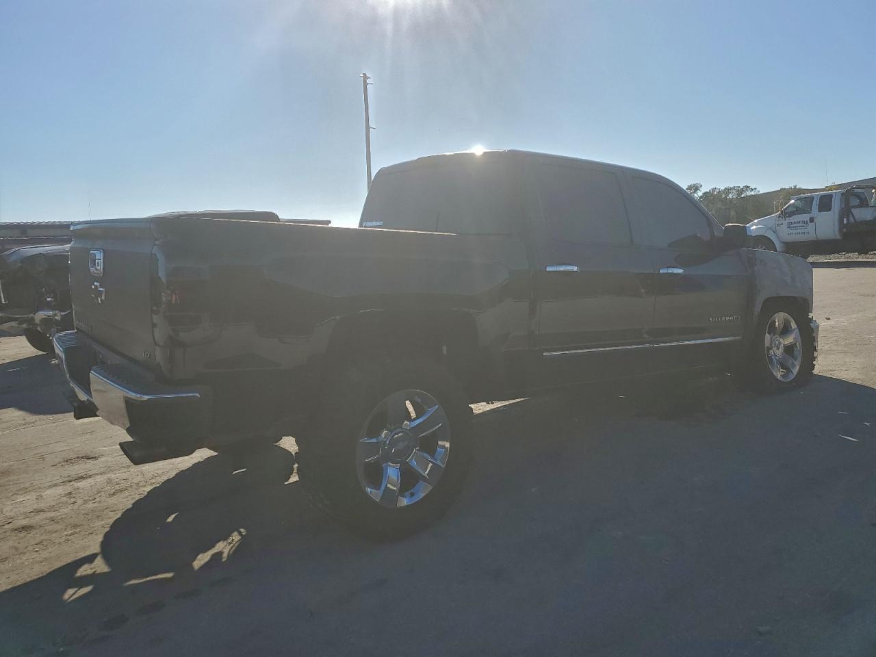 2014 CHEVROLET SILVERADO C1500 LTZ photo 3
