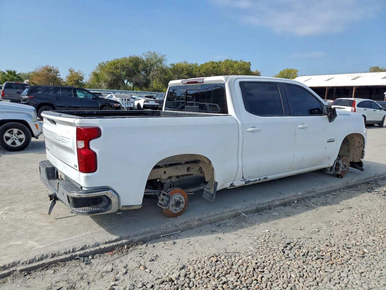 2021 CHEVROLET SILVERADO C1500 LT photo 3