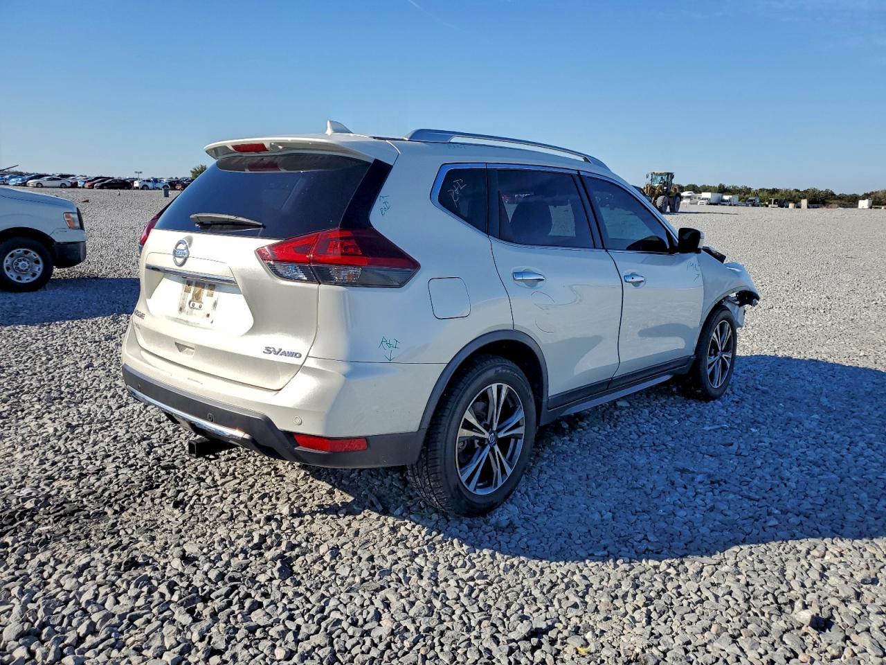 2019 NISSAN ROGUE S photo 5