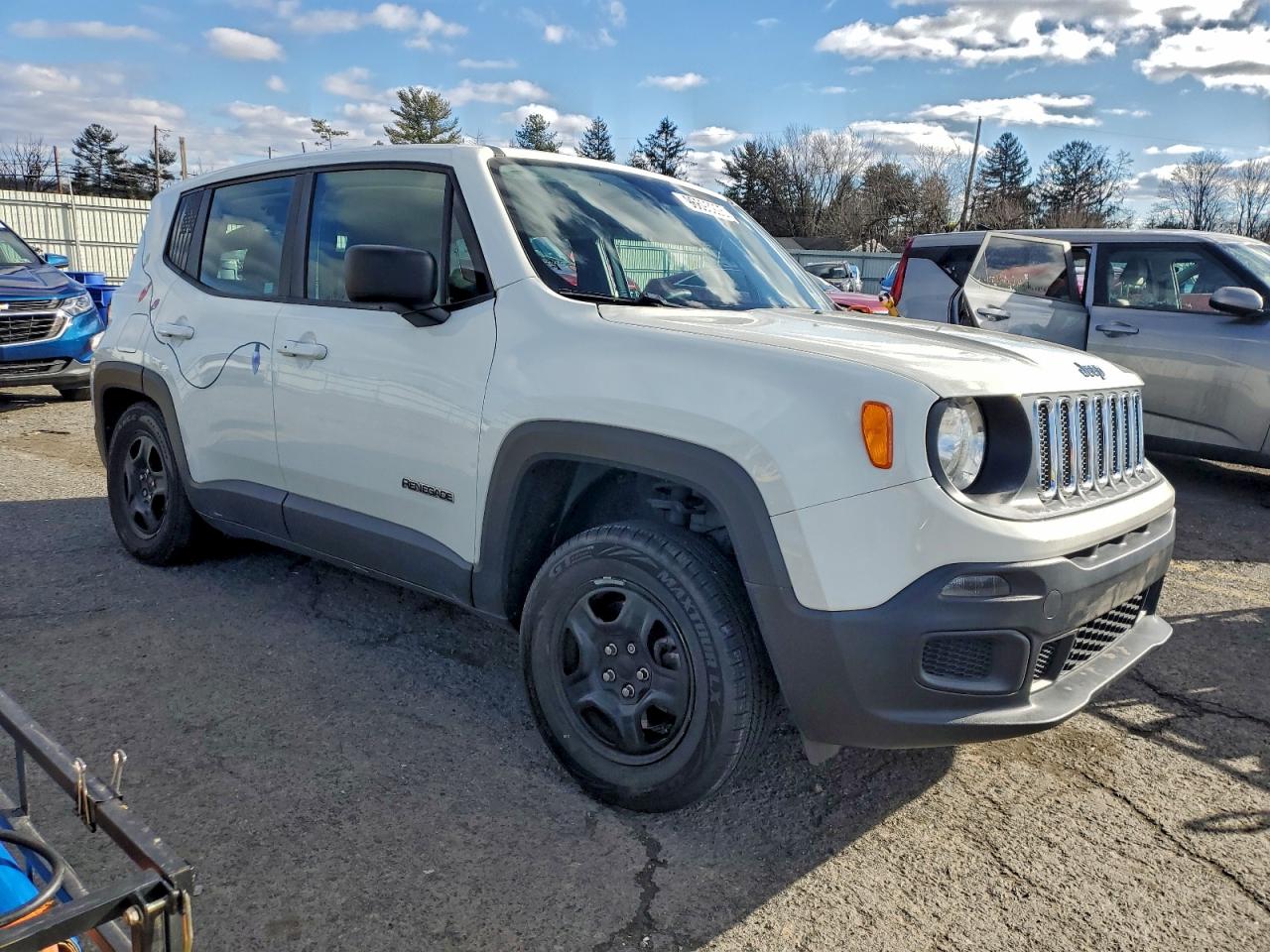 2017 JEEP RENEGADE SPORT photo 4