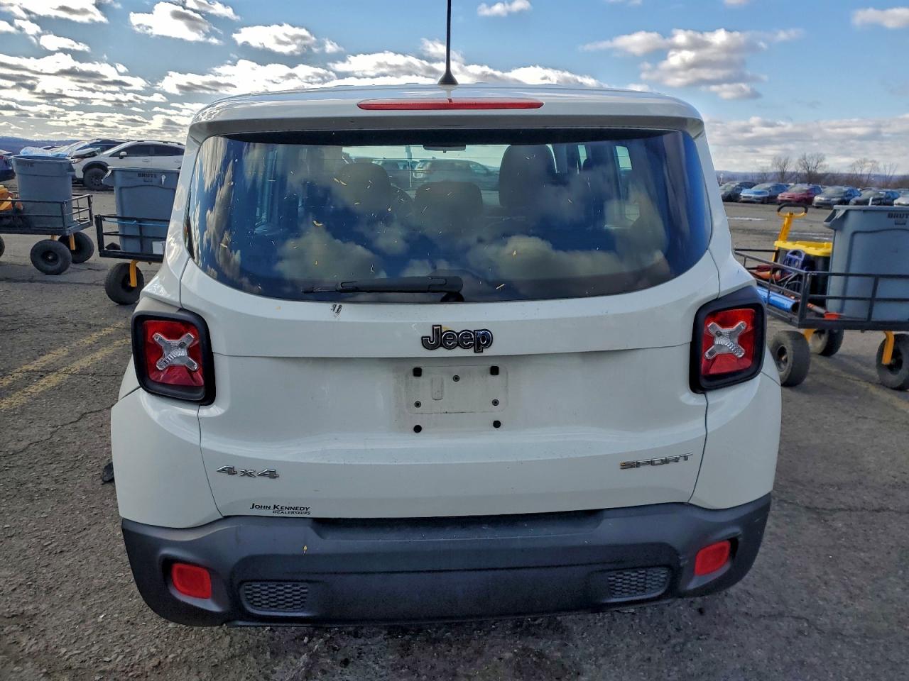 2017 JEEP RENEGADE SPORT photo 6