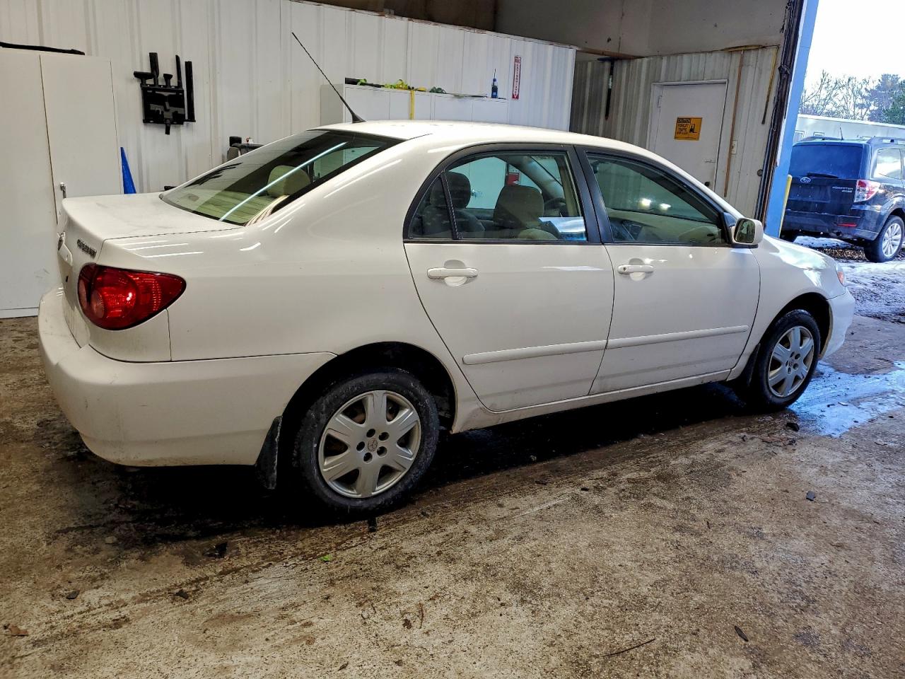 2006 TOYOTA COROLLA CE photo 3