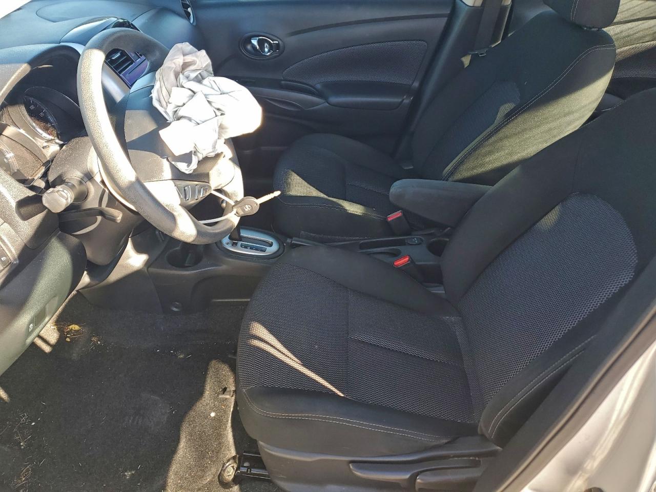2018 NISSAN VERSA S photo 7