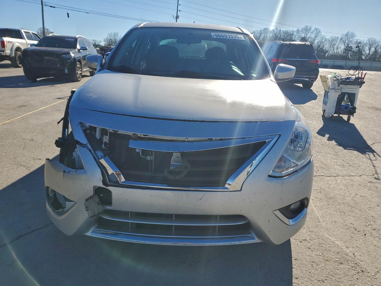 2018 NISSAN VERSA S photo 5