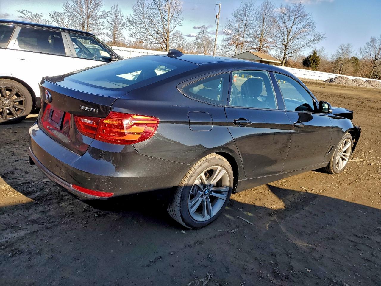 2016 BMW 328 XIGT SULEV photo 3