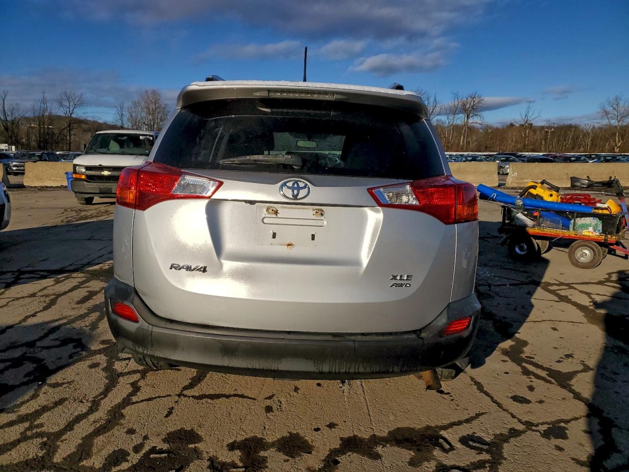 2014 TOYOTA RAV4 XLE photo 6