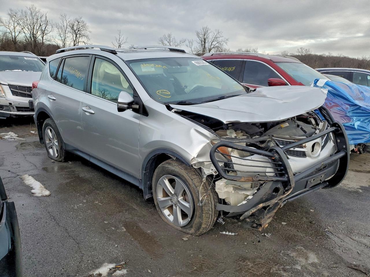 2014 TOYOTA RAV4 XLE photo 4