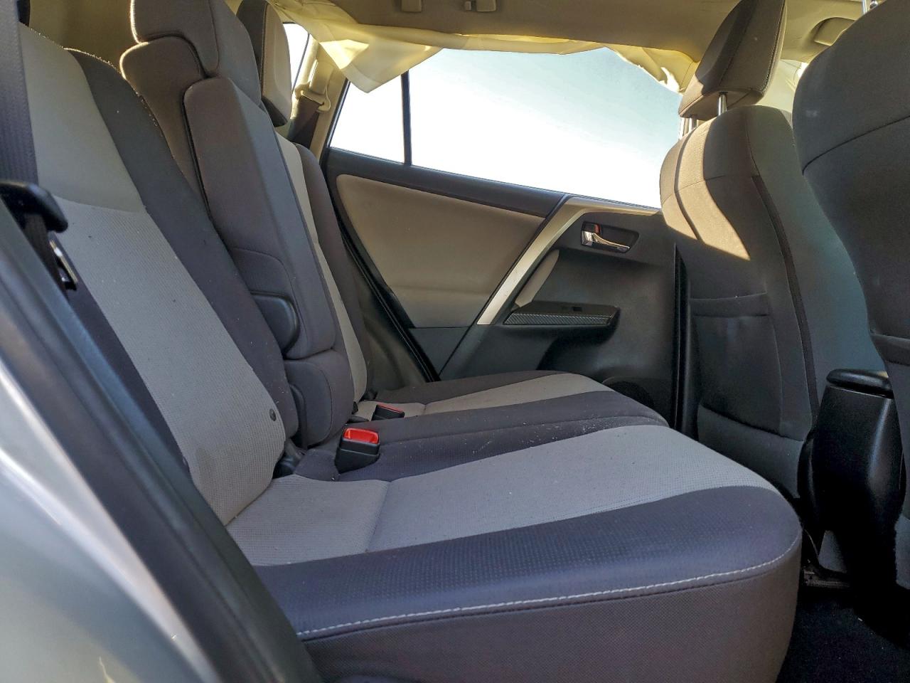 2014 TOYOTA RAV4 XLE photo 11